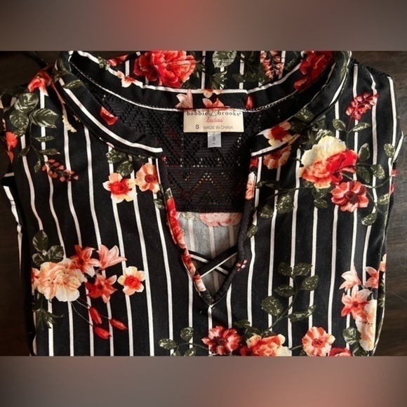 NWOT Bobbie Brooks semi-sleeved floral Print Dress Size Small - Picture 3 of 8